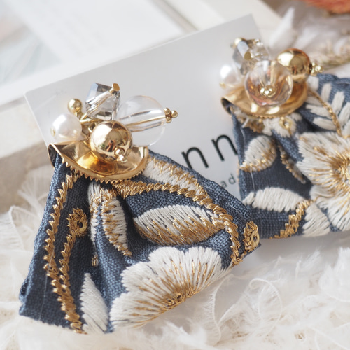 noble flower drops】インド刺繍リボン インディゴブルー×クリアビーズ