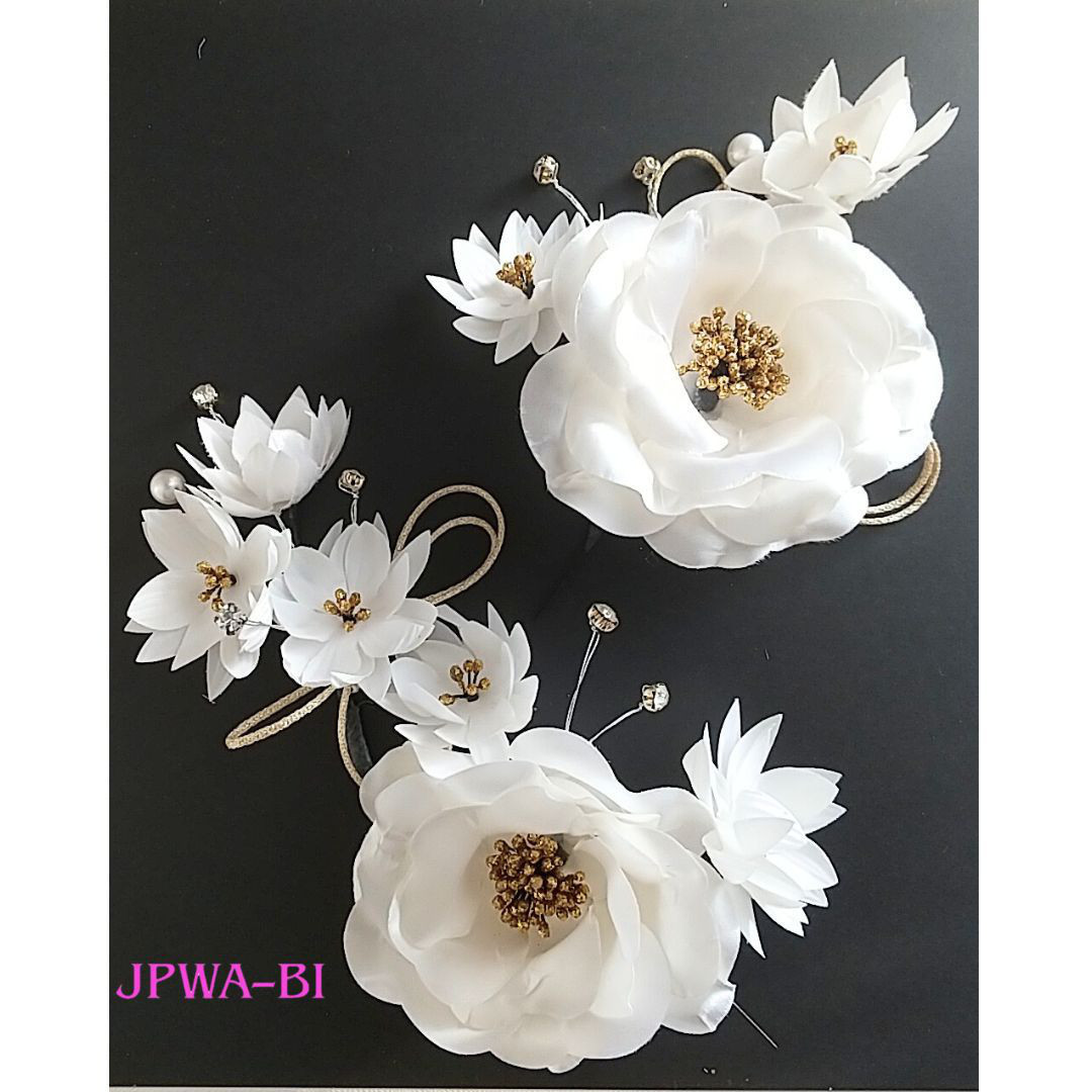 国産髪飾り//バラ・小花MIX飾り/着物・ウエディングドレス/白ヘッドドレス/結婚式・成人式/パッケージ入り