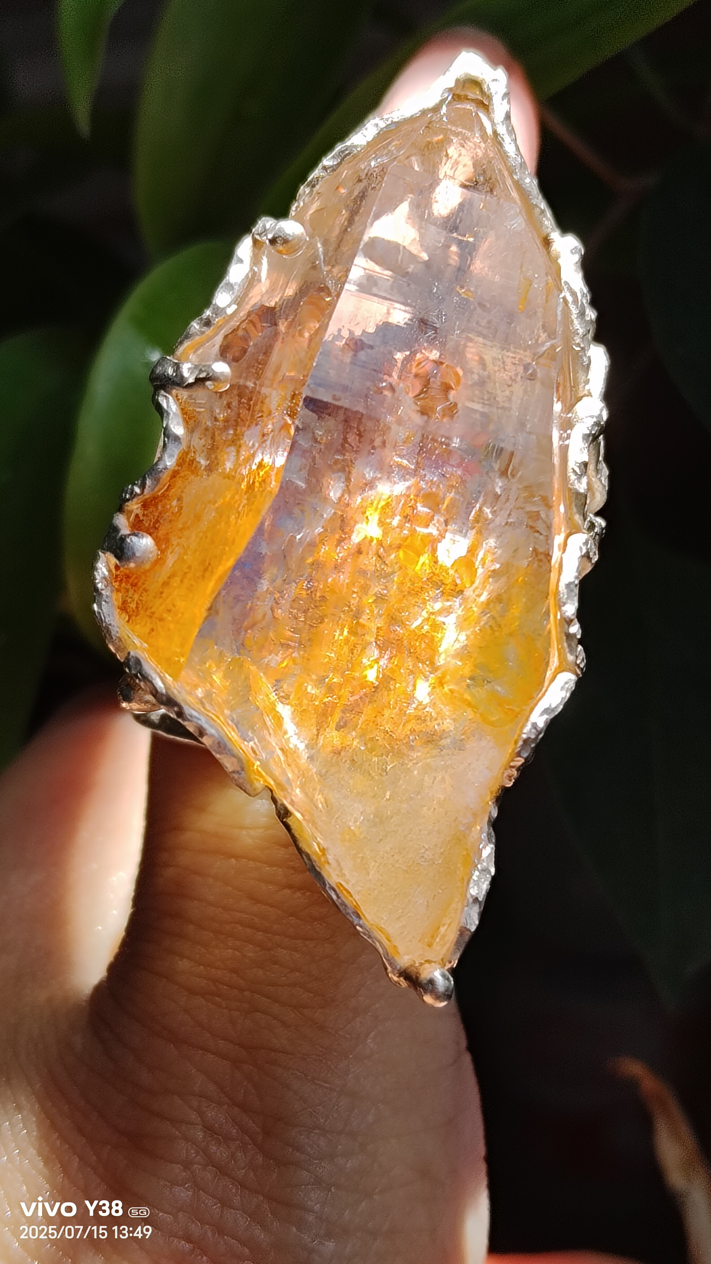 ゴールデンヒーラークォーツシルバーリング - 原石を使用した手作りスターリングシルバーリング ~ "UFO"