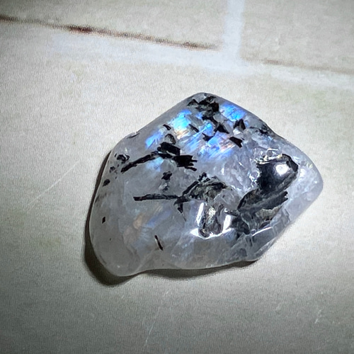 ホワイトラブラドライト タンブル ブルームーンストーン レッセンス