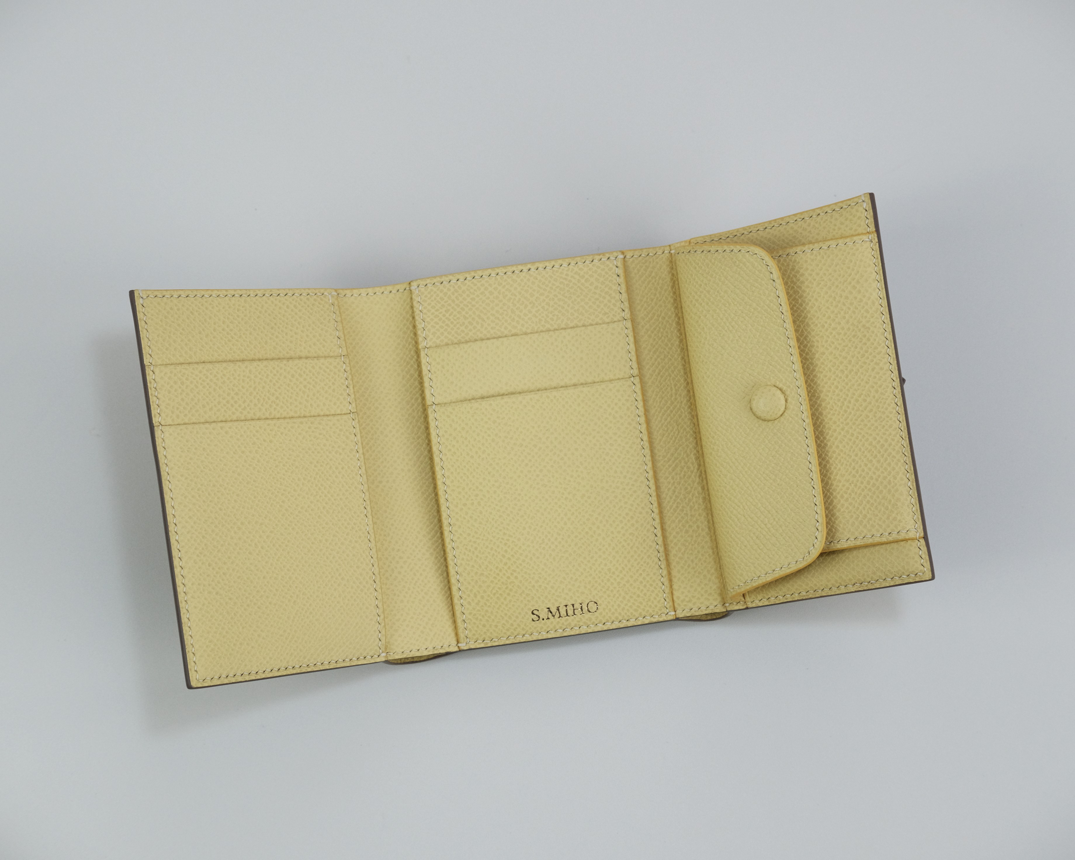 MIUWA　三つ折り財布