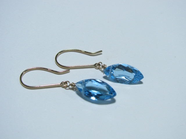 k10YG*マーキスカット、スイスブルートパーズのピアス