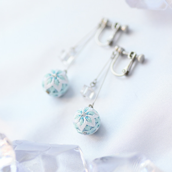 氷のカケラ～とっても小さな手毬とガラスのアクセサリー～ 4枚目の画像