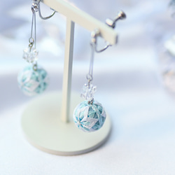 氷のカケラ～とっても小さな手毬とガラスのアクセサリー～ 3枚目の画像