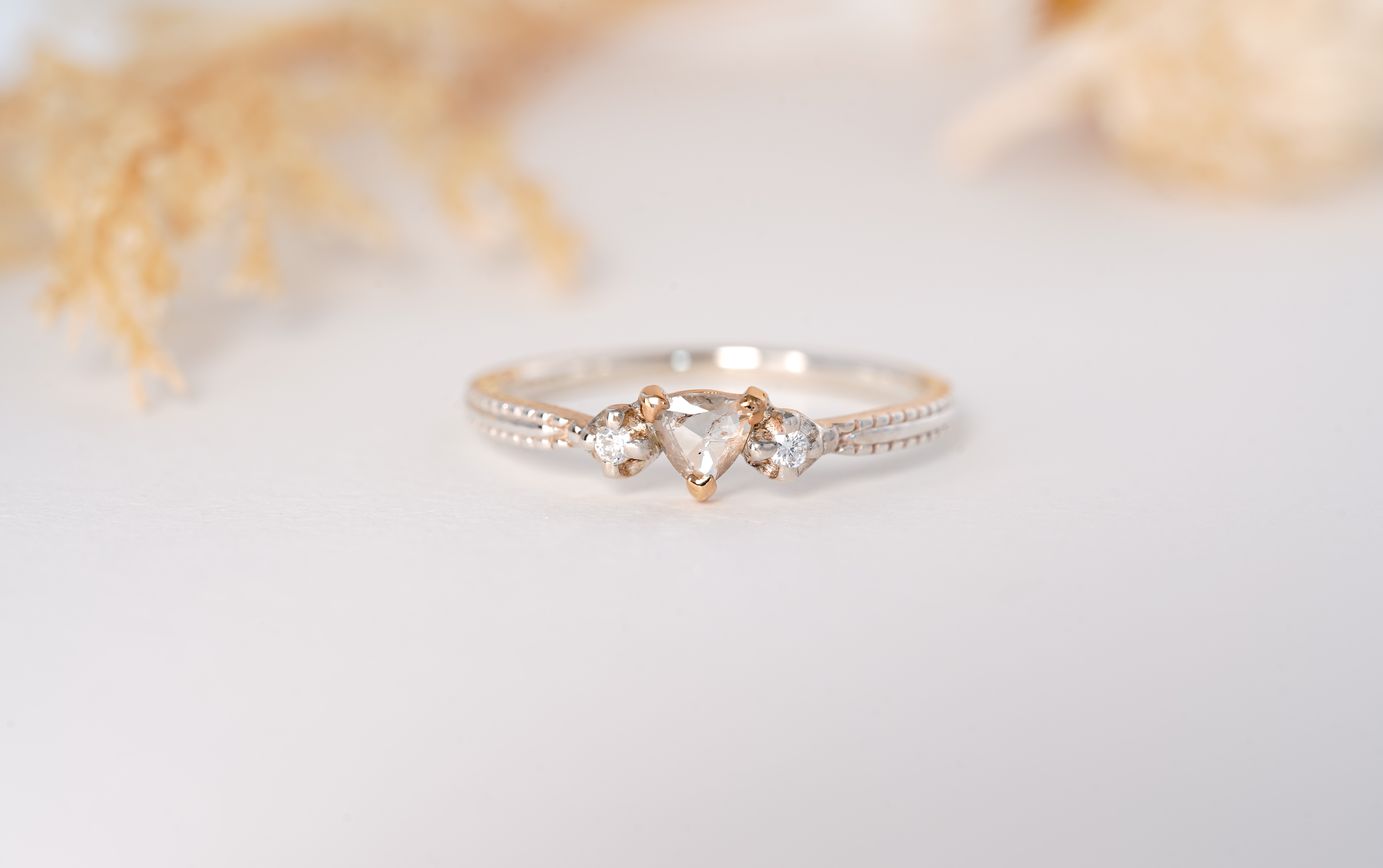 ”K18YG×シルバー” トリリアント ローズ カット 天然ダイヤモンド リング