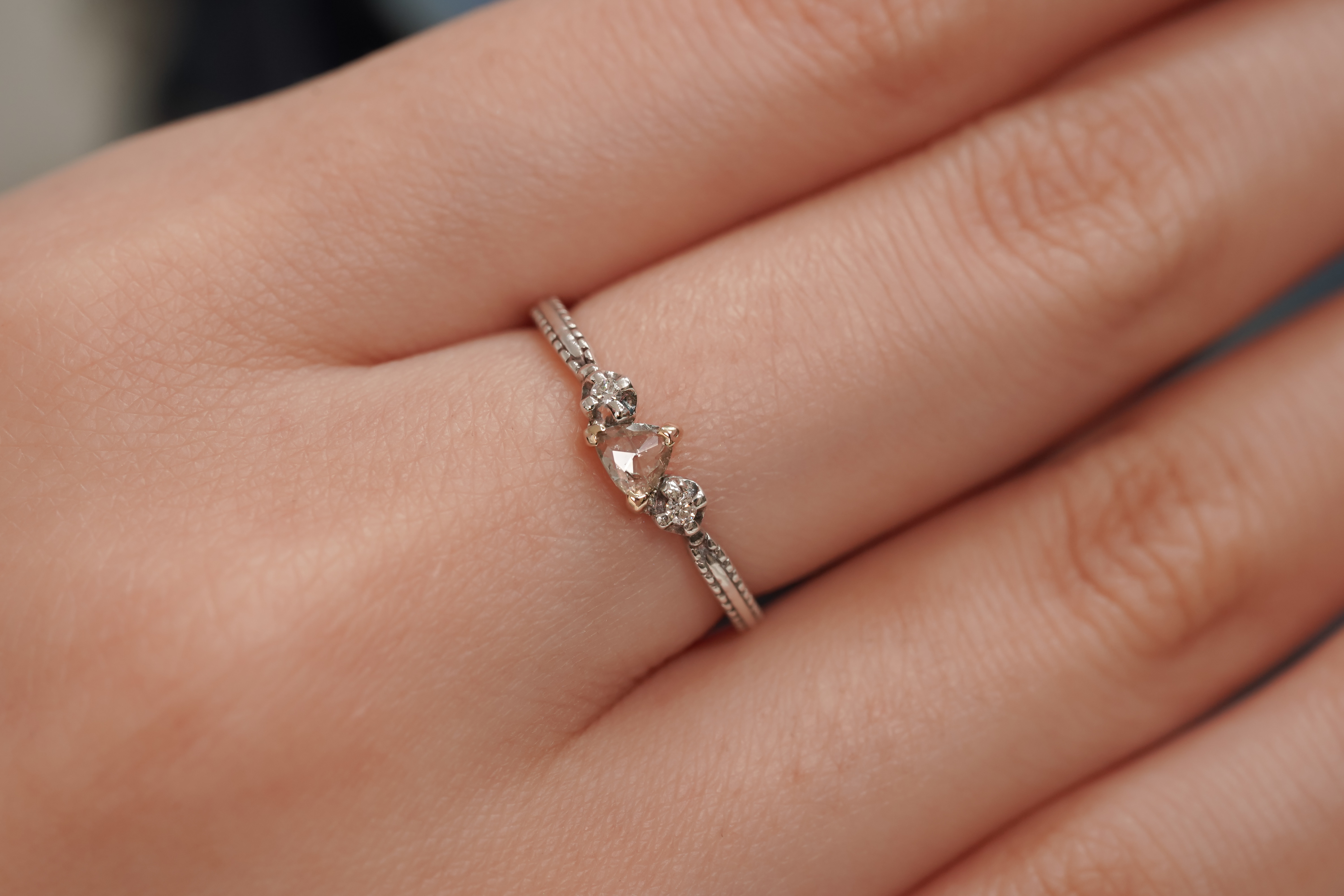 ”K18YG×シルバー” トリリアント ローズ カット 天然ダイヤモンド リング