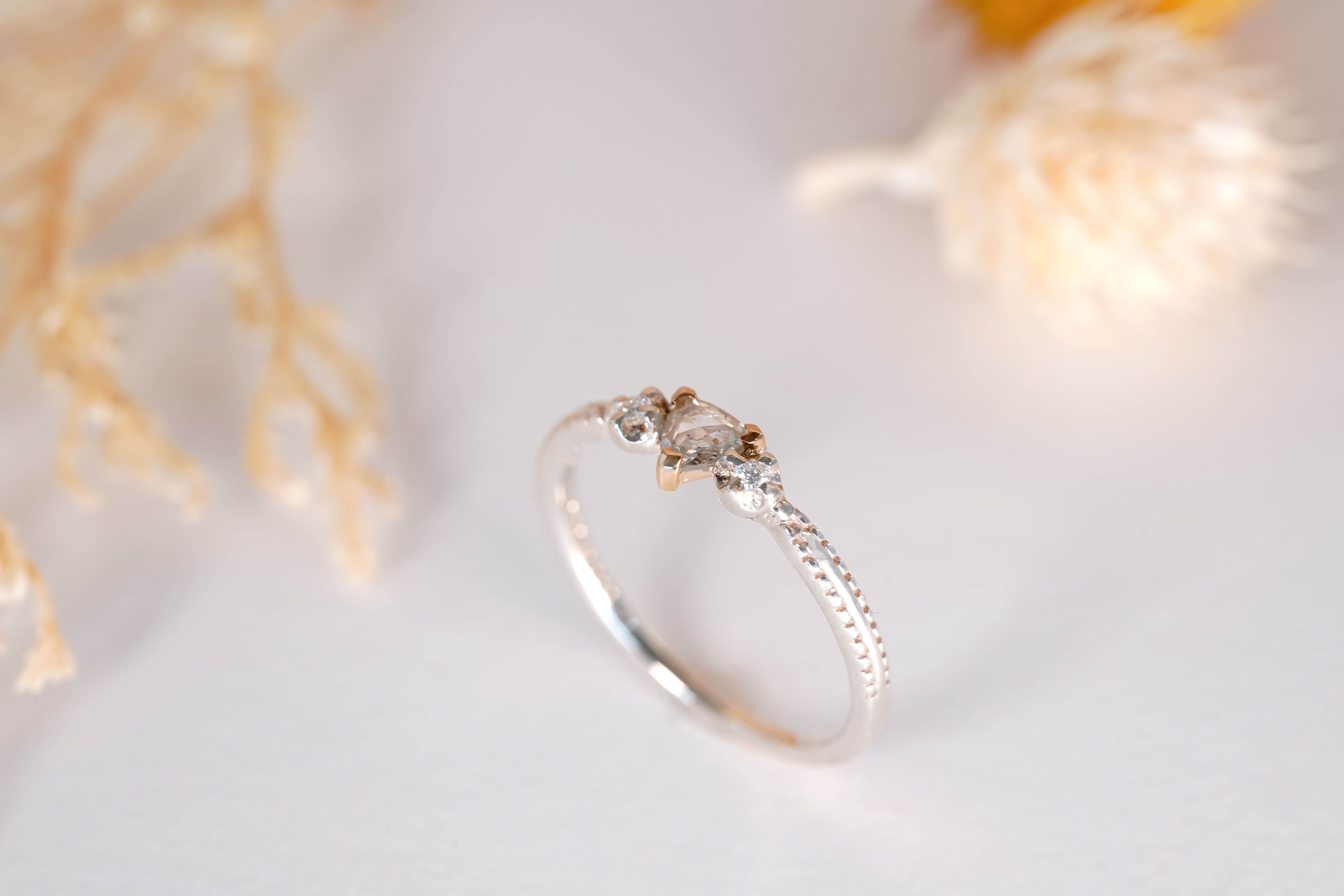 ”K18YG×シルバー” トリリアント ローズ カット 天然ダイヤモンド リング