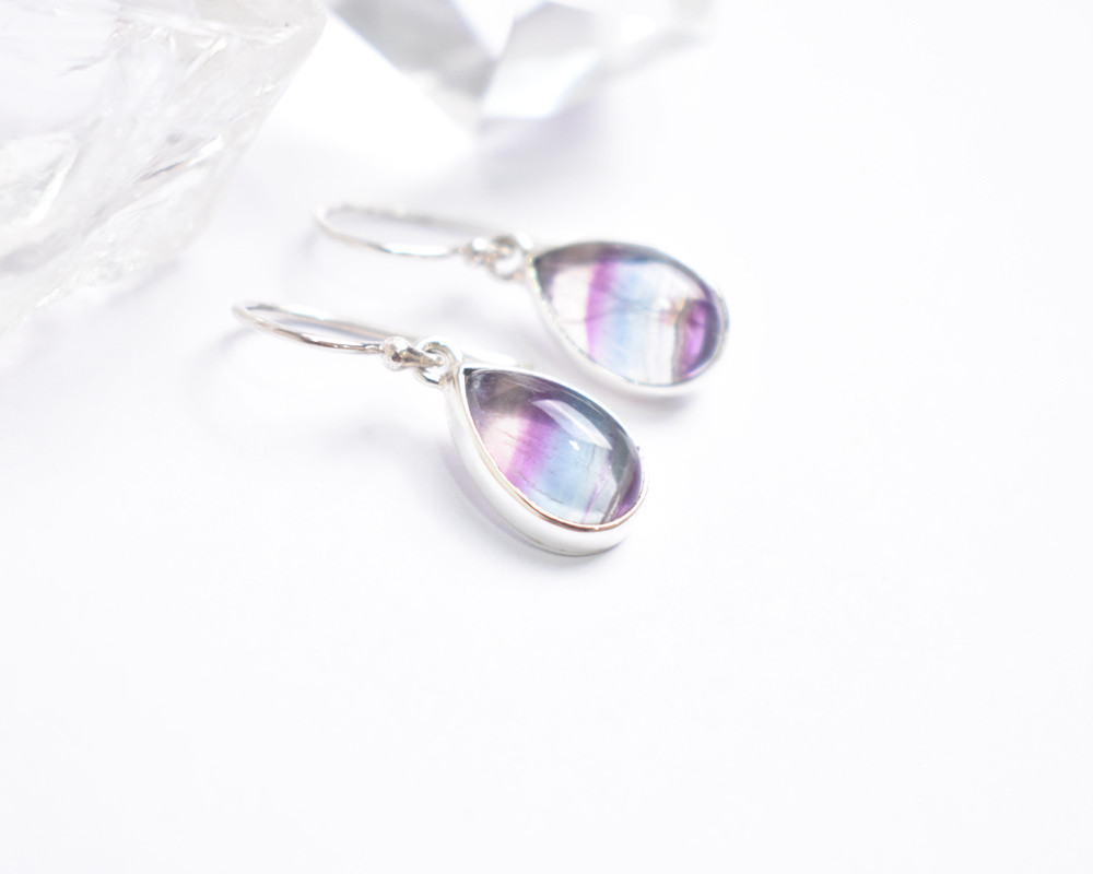 フローライトのしずくピアス　シルバー925　天然石ピアス