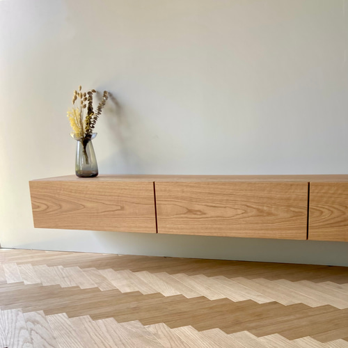 【ローグ】 ロータイプ壁掛けテレビボード オーク無垢材 スタイリッシュ 美品 新作 テレビボード 180cm フロート 北欧 オーク テレビ台 壁掛け 無垢