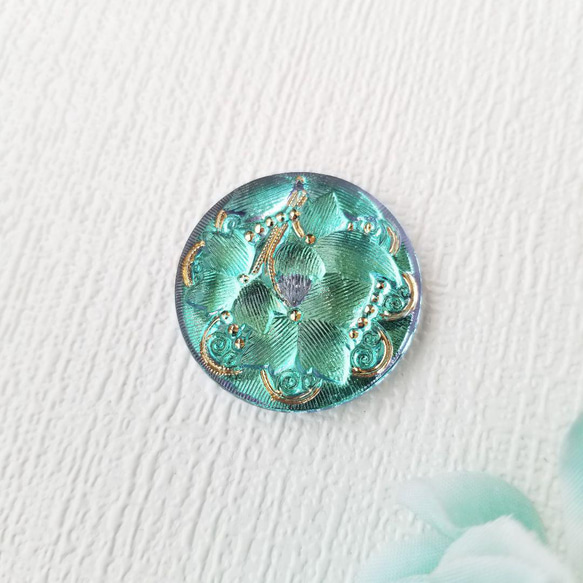 チェコガラスボタン フラワーモチーフ 27mm ミントグリーン k1202