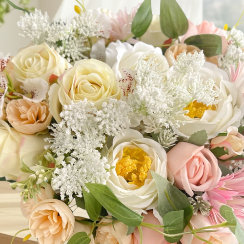 光触媒フラワー 咲き誇るバラのフレンチアレンジメント【Mサイズ