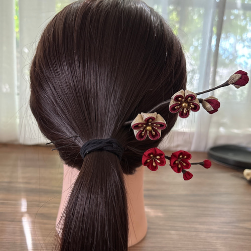 モダンな梅の髪飾り】つまみ細工髪飾り かんざし 梅 和装 着物 振袖 袴