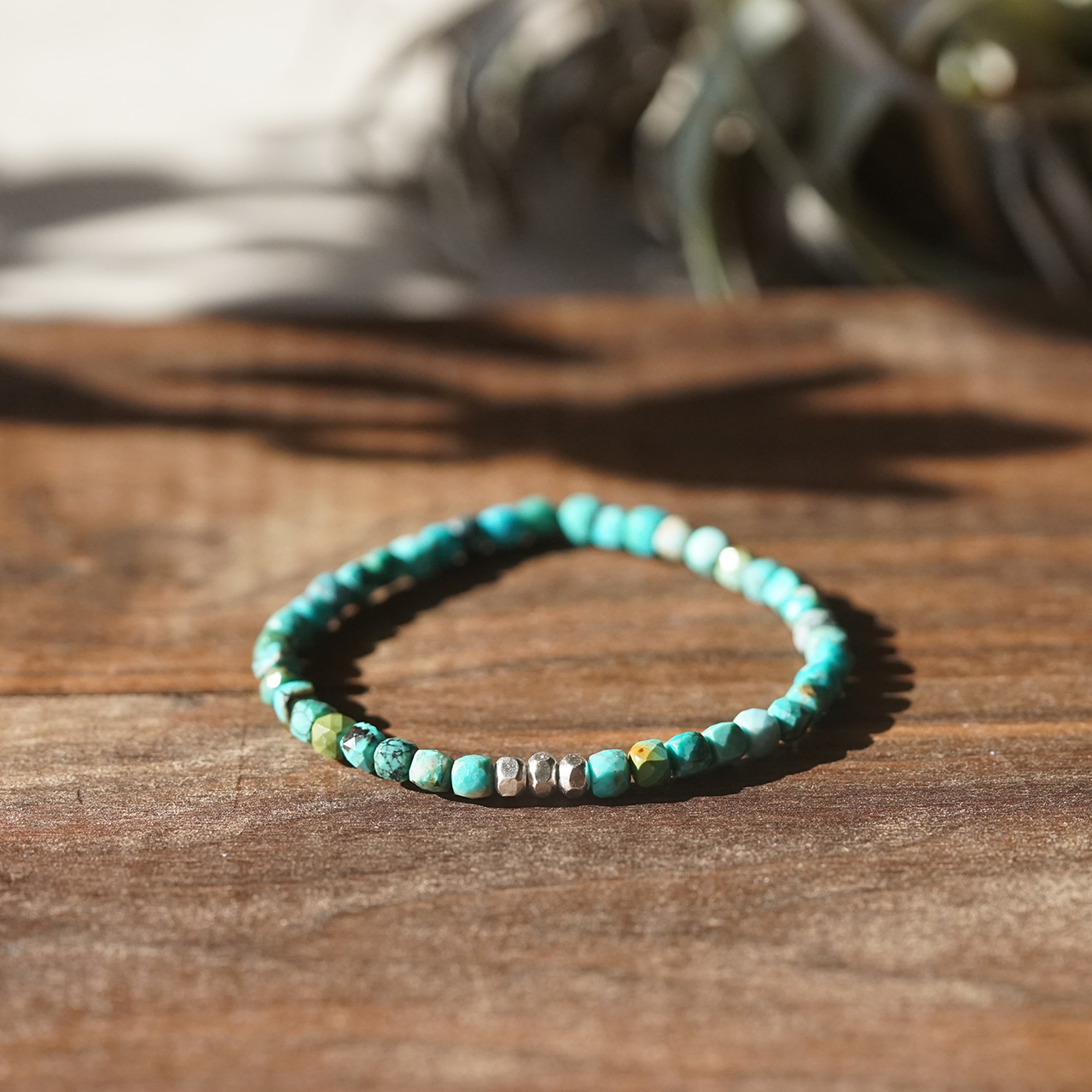 カレンシルバーとランダムカラーキューブカットターコイズ　[B:BTA]