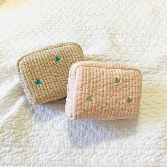 mini heart 選べる　minipouch SとMの間のサイズ　刺繍　ミニポーチ　ヌビ　サニタリーポーチ　ハート 2枚目の画像