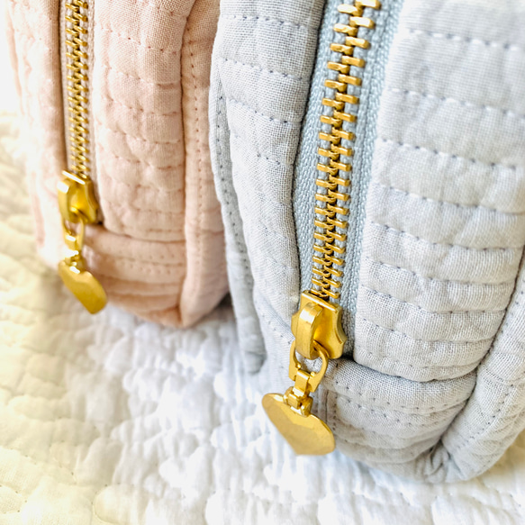 mini heart 選べる　minipouch SとMの間のサイズ　刺繍　ミニポーチ　ヌビ　サニタリーポーチ　ハート 3枚目の画像