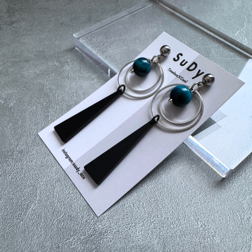 サージカルステンレス】タイガーアイとブラック三角パーツのピアス