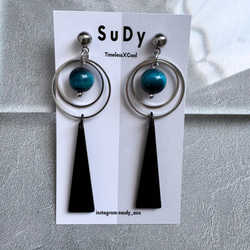 サージカルステンレス】タイガーアイとブラック三角パーツのピアス