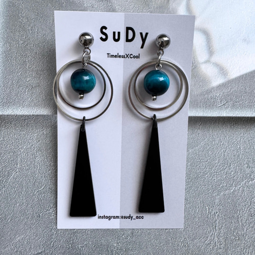 サージカルステンレス】タイガーアイとブラック三角パーツのピアス