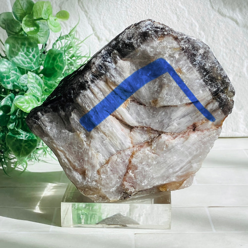エッチドクォーツ　モリオン　黒水晶　原石　ラフストーン 蝕像水晶 ファントム モリオン 涅槃水晶 エッチドクォーツ 黒水晶 山入り