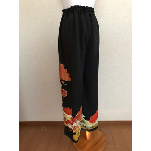 着物もんぺパンツ【黒】黒留袖 鷹 リメイクハンドメイド お正月 成人式 卒業式 着物もんぺパンツ【黒】黒留袖 鷹 リメイクハンドメイド お正月 成人式