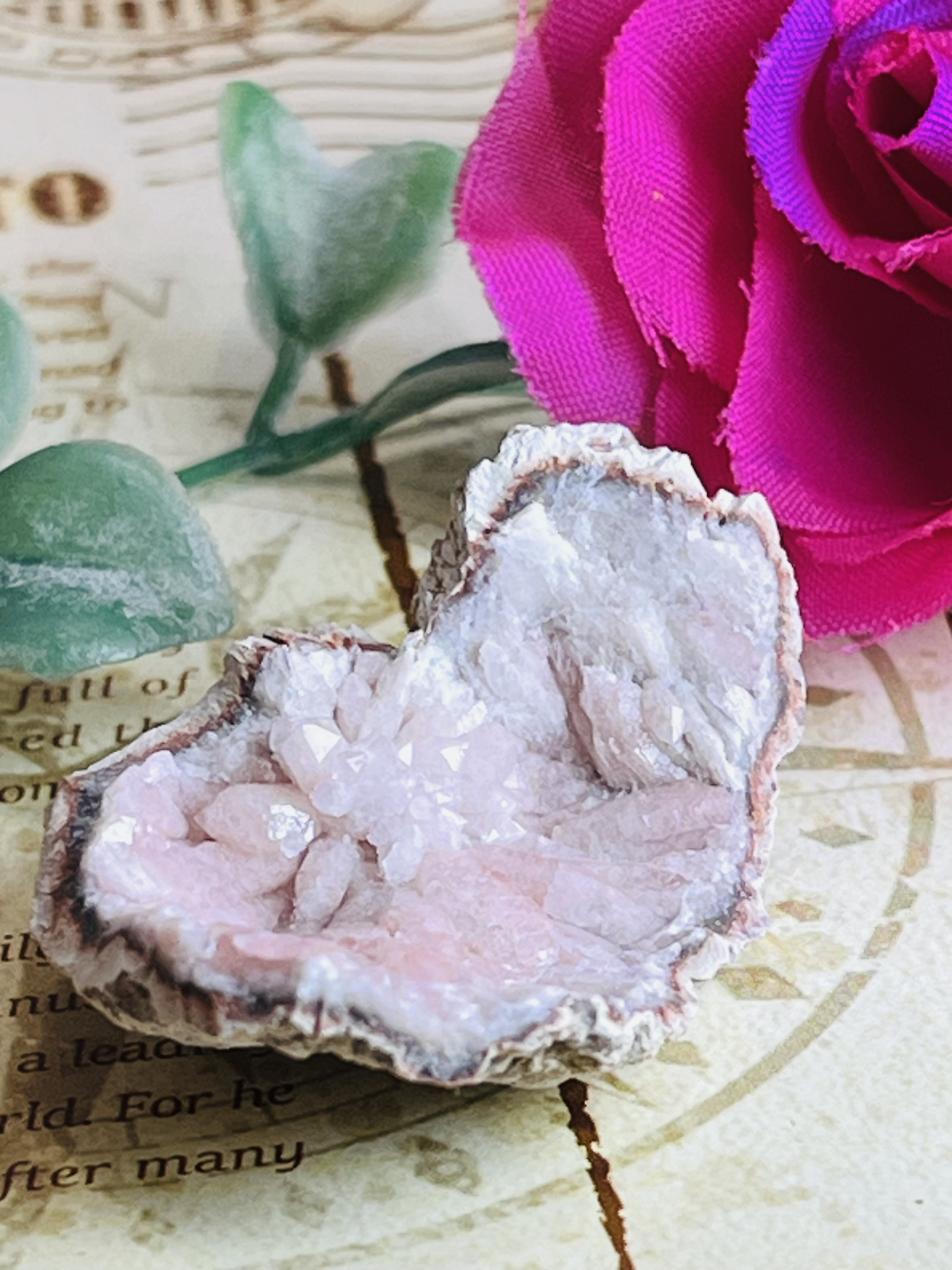 アルゼンチン産　フラワー　ピンクアメジスト　ジオード　原石　クラスター