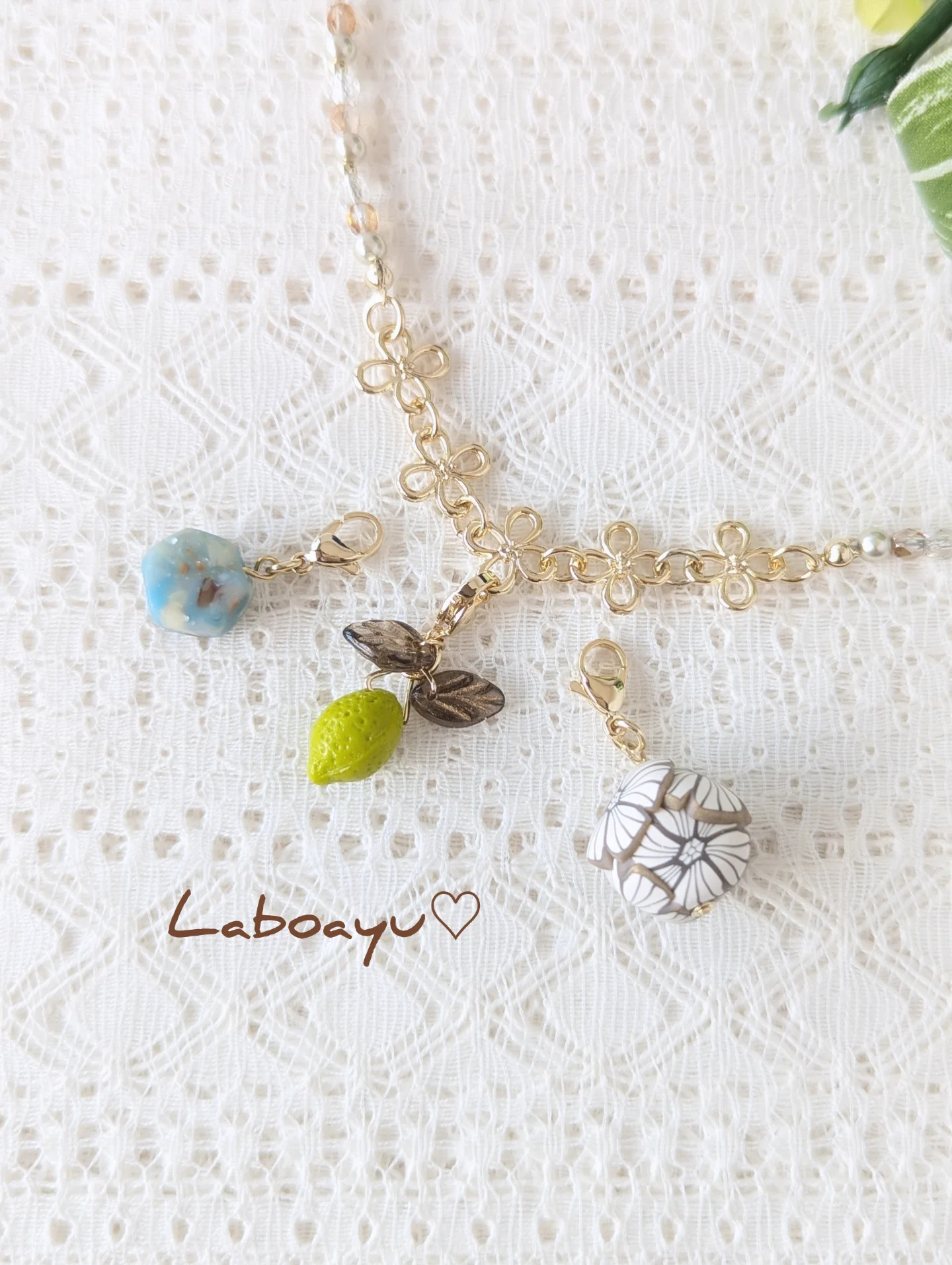 ロング羽織紐〈四つ葉メタルチャーム×取り替えチャーム3点〉