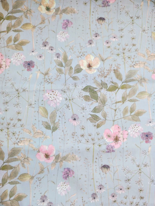 一点のみ！リバティ☆  LIBERTY　イルマ　縮小柄　ペールブルー系 ヨークブラウスSＭL（羽ブラウスでも可）