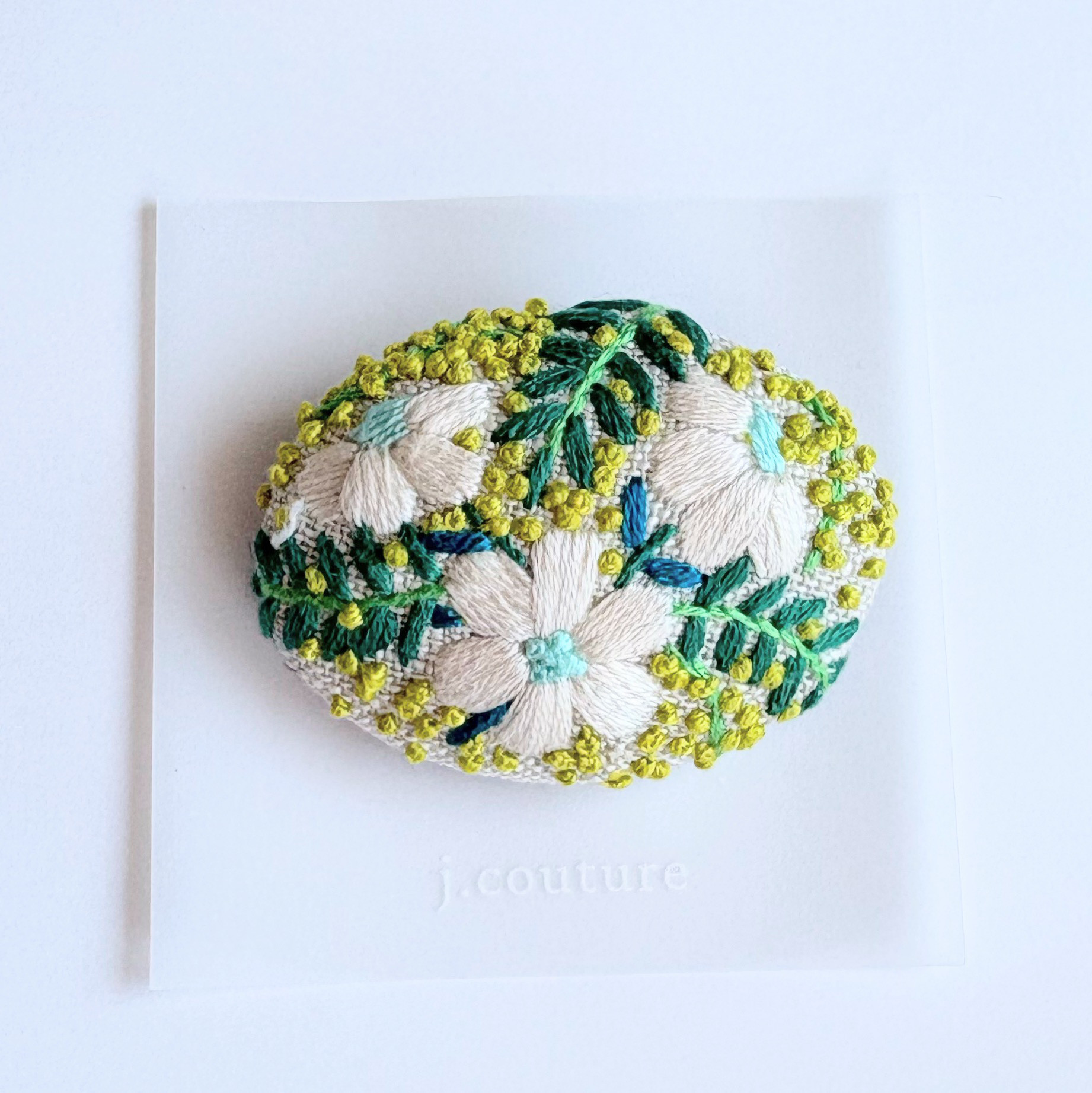 ミモザと小さなお花の刺繍ブローチ【Botanical】#382