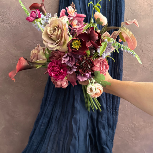 ワイルドフラワークラッチブーケ ワイルドフラワーのボリュームクラッチブーケ・ブートニアセット