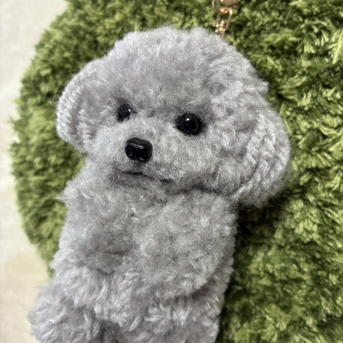 うるうるトイプードル ポンポン毛糸キーホルダー＊グレー 灰色