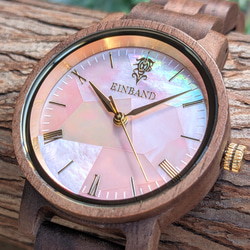 【木製腕時計】EINBAND Reise ピンクマザーオブパール×クルミ 天然貝木製腕時計 32mm 2枚目の画像