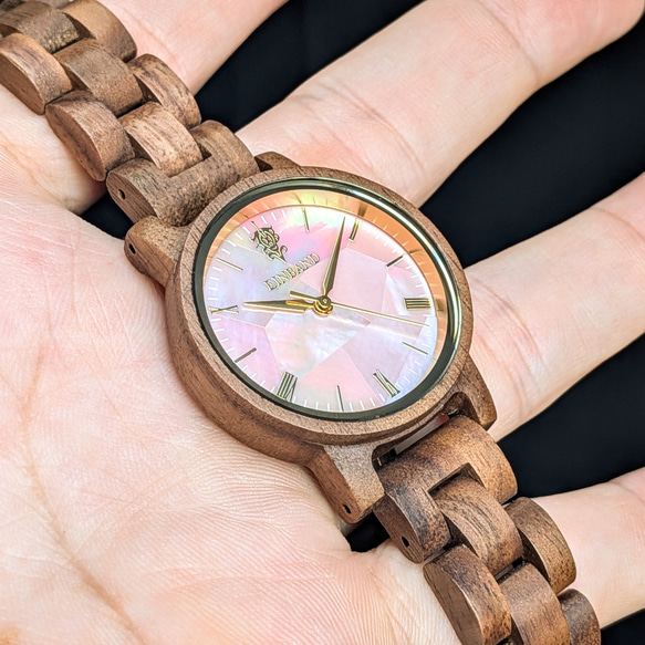 【木製腕時計】EINBAND Reise ピンクマザーオブパール×クルミ 天然貝木製腕時計 32mm 6枚目の画像