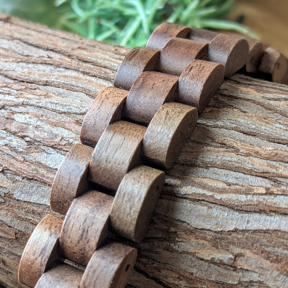 【木製腕時計】EINBAND Reise ピンクマザーオブパール×クルミ 天然貝木製腕時計 32mm 4枚目の画像