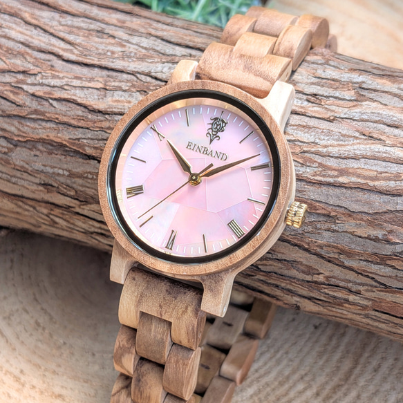 【木製腕時計】EINBAND Reise ピンクマザーオブパール×オリーブ 天然貝木製腕時計 32mm 1枚目の画像