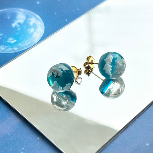 空を閉じ込めた空玉ピアス|青空と雲レジン|爽やかアクセサリー レジン