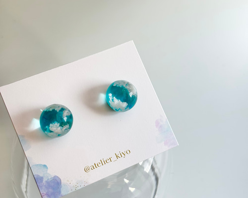空を閉じ込めた空玉ピアス|青空と雲レジン|爽やかアクセサリー レジン