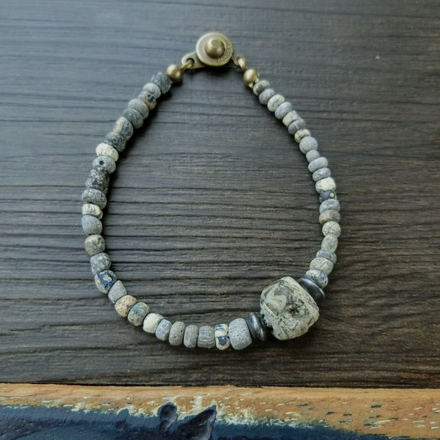 イスラム玉と銀化イスラムビーズのブレスレット