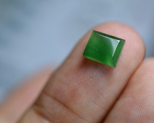 本翡翠、氷種ぶつ切り RS11-82 氷種 暗緑 グアテマラ産 天然 A貨 本翡翠 ルース 硬玉