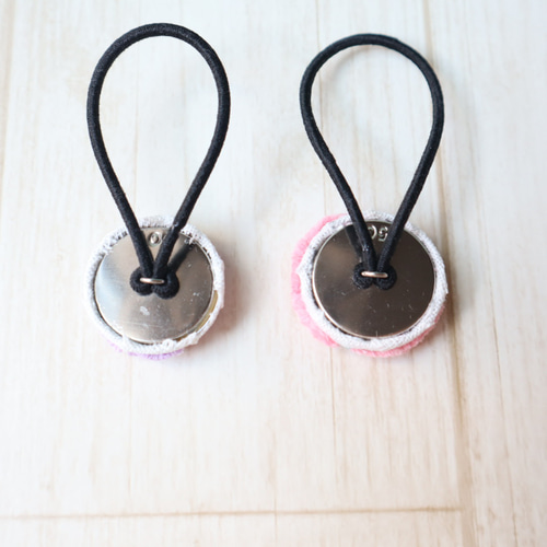 パンチニードル 小花柄くるみボタン/ヘアゴム 2個セット バラ売りOK