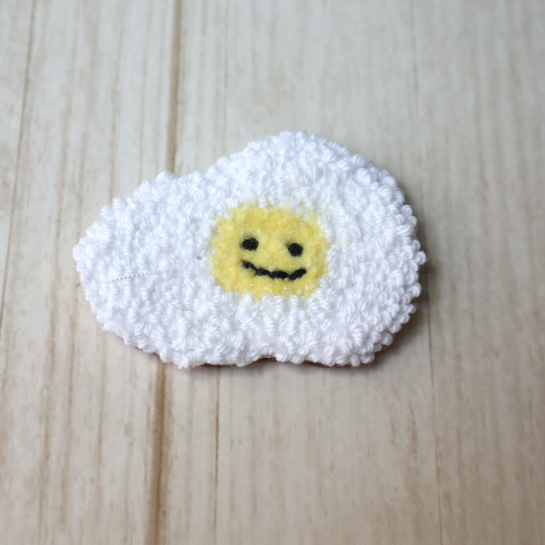 パンチニードル雑貨 ゆるっと目玉焼きチャーム その他雑貨 SHOP moco