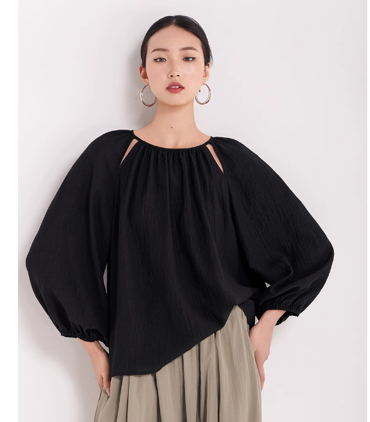 トップス透かし彫りゆったり薄手で初夏の秋を上品に着こなしたレディなデザイン高級感フレンチブラック