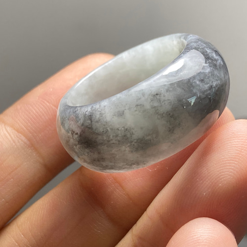 [R300-0139］翡翠　くりぬき　リング　天然石　ミャンマー産　9号　指輪 GS-Ring-25 天然石 くりぬきリング ミャンマー産 翡翠 13号 指輪