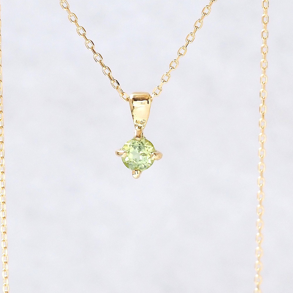 Ｋ１８ ペリドット 毎日着けたい 重ね着けしたい ８月 の 誕生石 のネックレス　送料無料