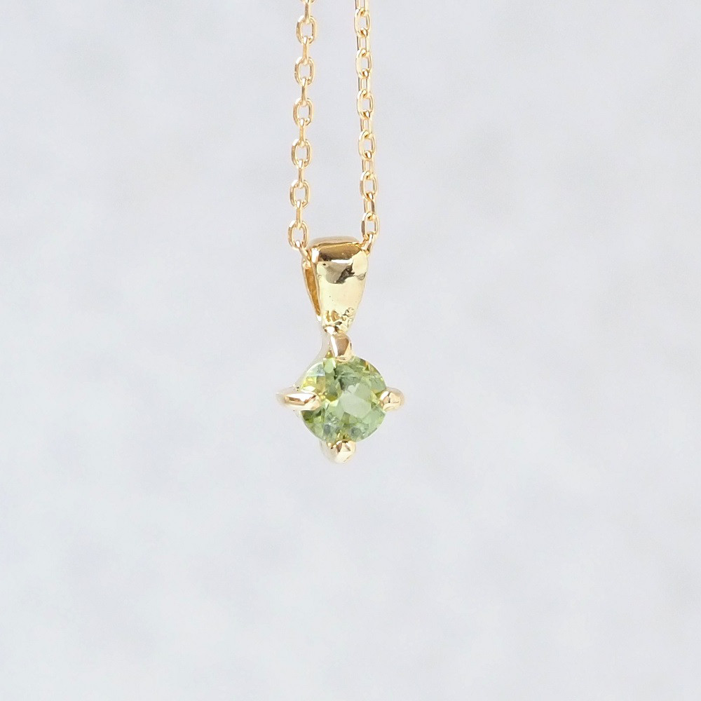 Ｋ１８ ペリドット 毎日着けたい 重ね着けしたい ８月 の 誕生石 のネックレス　送料無料