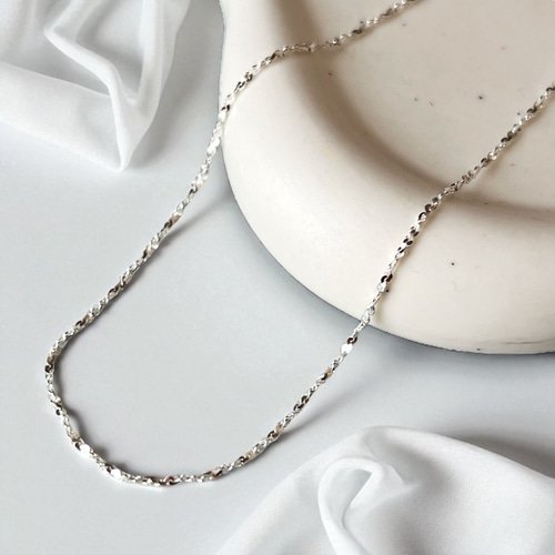 JORIE】キラキラ光るデザインチェーン 華やかさがUP 大人のsilver925  