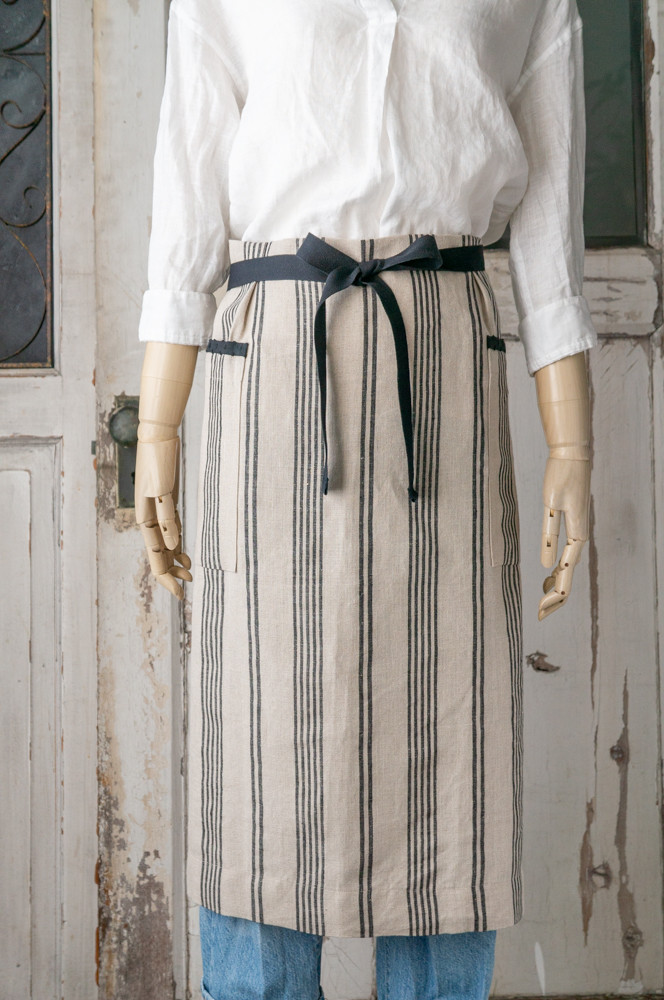 【France – Pollyanna】“Bonne journée!” リネン・ストライプ腰巻きエプロン手刺繍入り