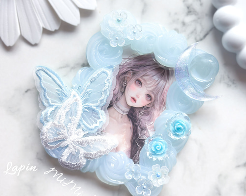 水色 クリア ホイップデコ 硬質トレカケース B8 レース 刺繍 蝶 月