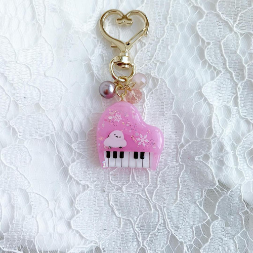 2521】ピアノキーホルダー シマエナガちゃんのいるピンクのグランド