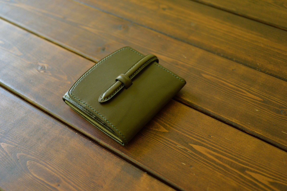 コンパクトウォレット　札バサミ　イタリアンレザー使用　オリーブ