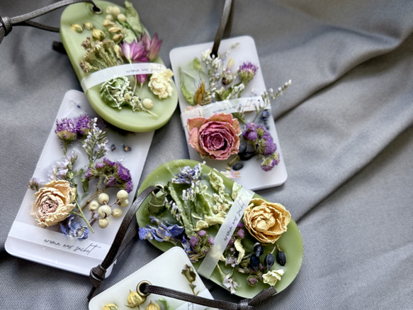 BOX付き！香りの選べるアロマワックスサシェ【ペールカラー】2点set